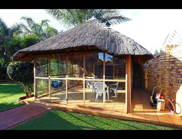 3 BEDROOM TOWNHOUSE FOR SALE IN HONEYHILLS